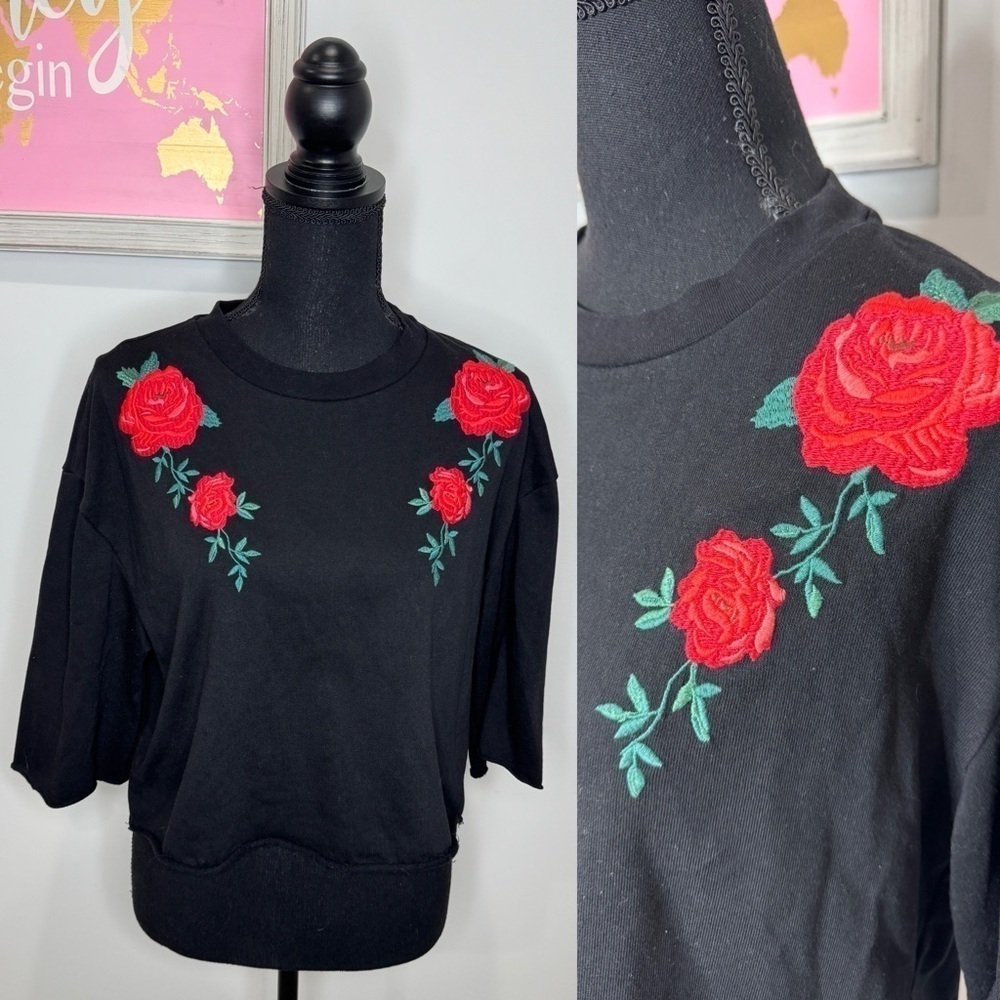 Divided Floral Embroidered Oversized Black Women’s Crop Top (M)